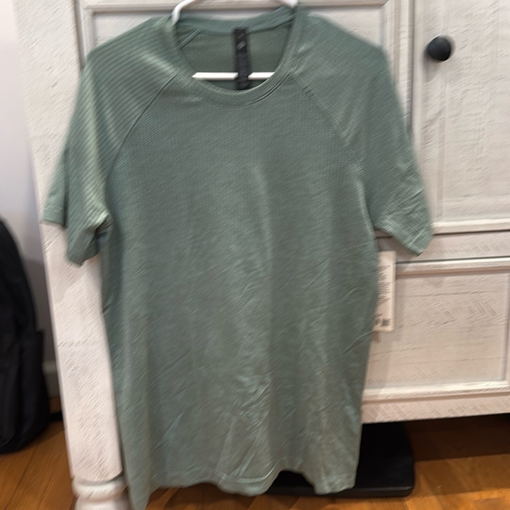 NWT Men’s Lululemon Metal Vent Tech Short Sleeve